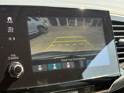 Certified 2022 Honda Pilot Touring image 9