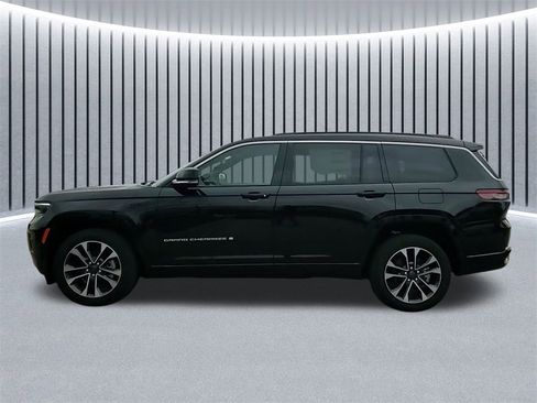 New 2025 Jeep Grand Cherokee L Overland w/ Trailer Tow Package image 16