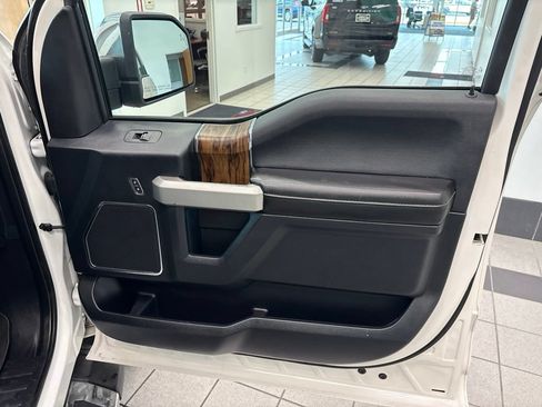 Used 2020 Ford F150 Lariat w/ Equipment Group 502A Luxury AWD/4WD image 23