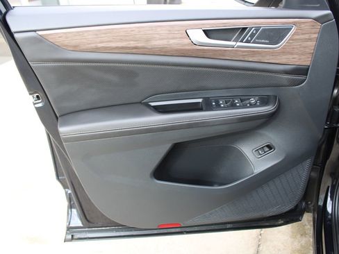 Certified 2025 Volkswagen Atlas SEL Premium R-Line image 9