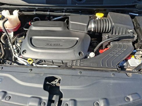 Used 2024 Chrysler Voyager LX FWD image 28