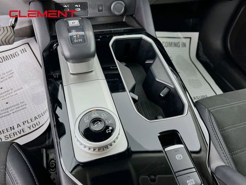 Used 2025 Mitsubishi Outlander SE FWD image 22