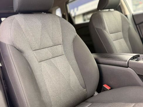 Used 2025 Nissan Rogue SV AWD/4WD image 15