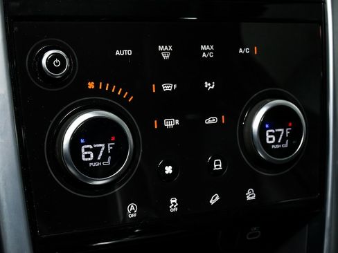 Used 2023 Land Rover Discovery Sport SE image 31