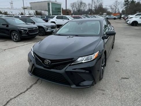 Used 2020 Toyota Camry SE FWD image 5