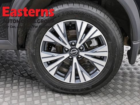 Used 2023 Nissan Rogue SV AWD/4WD image 33