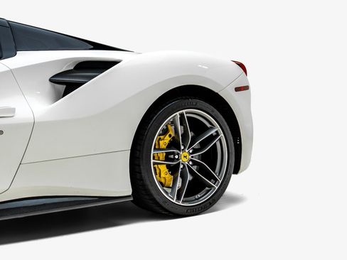 Used 2017 Ferrari 488 Spider RWD image 22