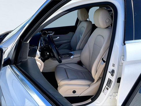 Used 2022 Mercedes-Benz GLC 300 4MATIC image 2