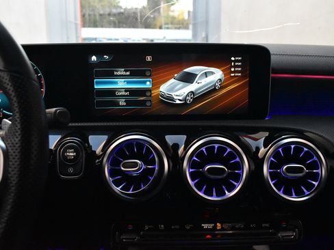 Used 2020 Mercedes-Benz CLA 250 image 34