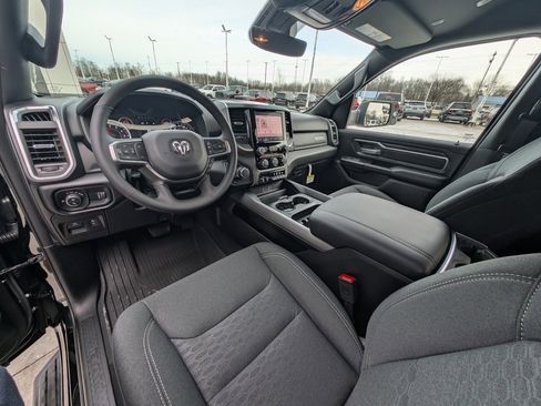 New 2026 RAM 1500 4x4 Crew Cab image 2