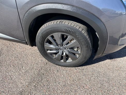 Used 2025 Nissan Pathfinder SV image 32