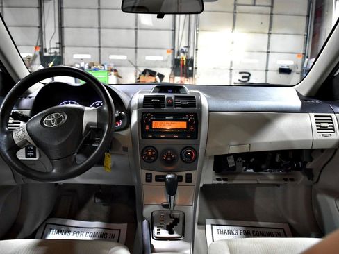 Used 2012 Toyota Corolla LE FWD image 13
