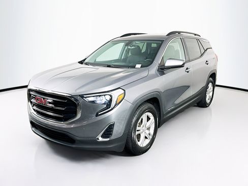 Used 2019 GMC Terrain SLE w/ Driver Convenience Package image 3
