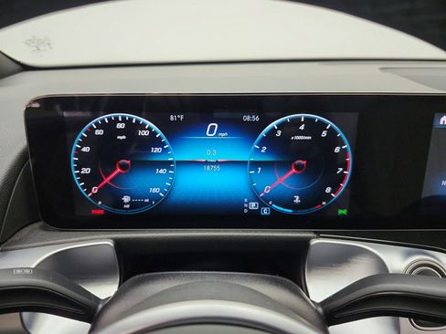 Used 2022 Mercedes-Benz GLB 250 image 10