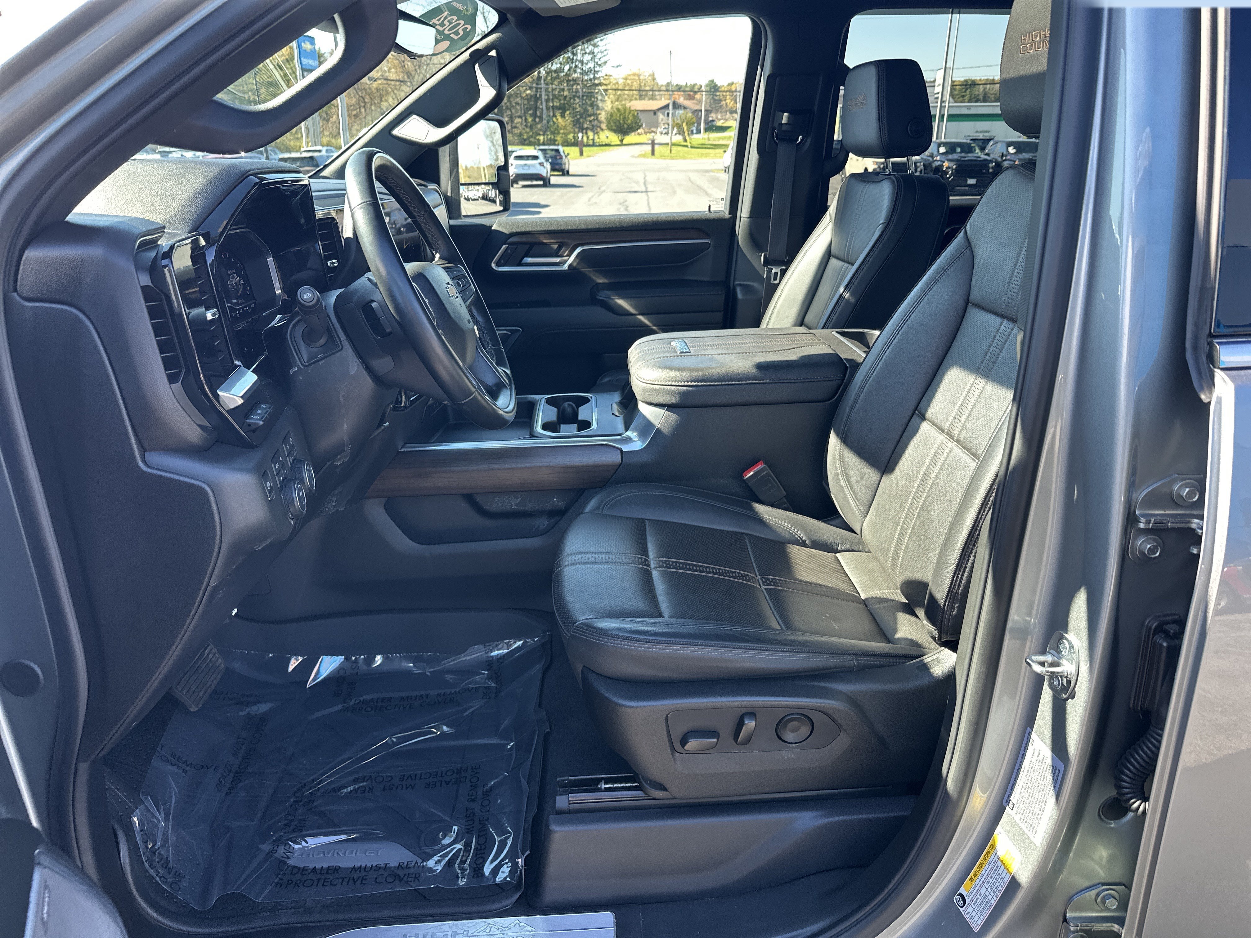 Used 2024 Chevrolet Silverado 2500 High Country w/ High Country Premium Package AWD/4WD image 12