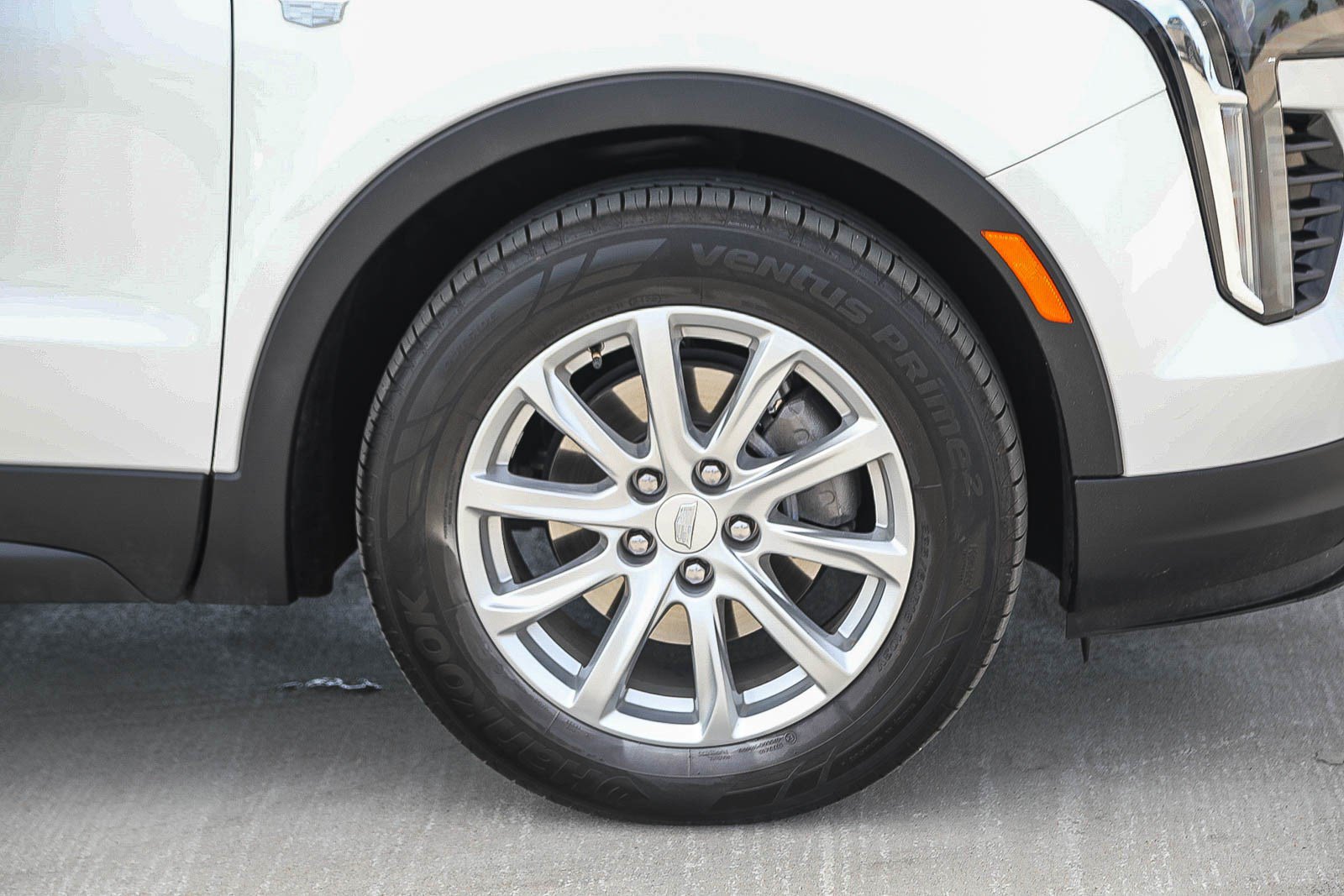 Used 2023 Cadillac XT4 Luxury w/ Cold Weather Package FWD image 10