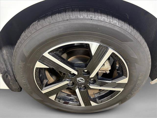Used 2025 Nissan Sentra SV FWD image 19
