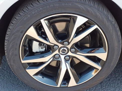 Used 2025 Volvo S60 B5 Core image 12