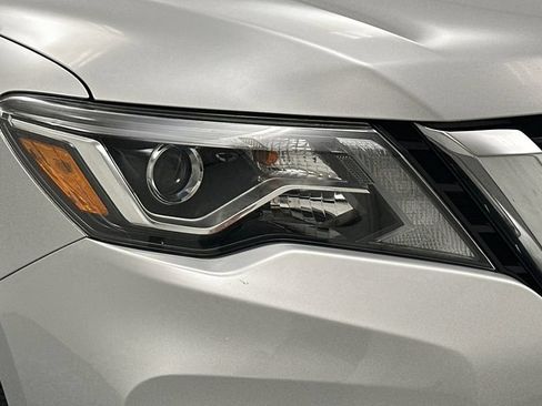Used 2019 Nissan Pathfinder SV w/ SV Tech Package AWD/4WD image 23