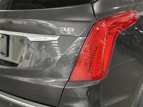 Used 2018 Cadillac XT5 Luxury w/ Driver Awareness Package image 6