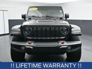 Used 2024 Jeep Gladiator Rubicon w/ Technology Group AWD/4WD video 3