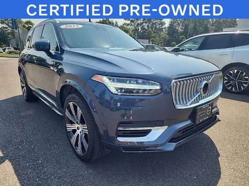 Certified 2025 Volvo XC90 T8 Ultra w/ Protection Package Premier AWD/4WD image 8
