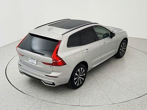 Certified 2025 Volvo XC60 B5 Plus AWD/4WD image 35