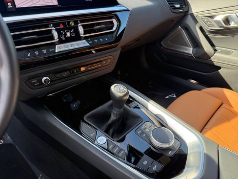 Used 2025 BMW Z4 M40i w/ Edition image 13
