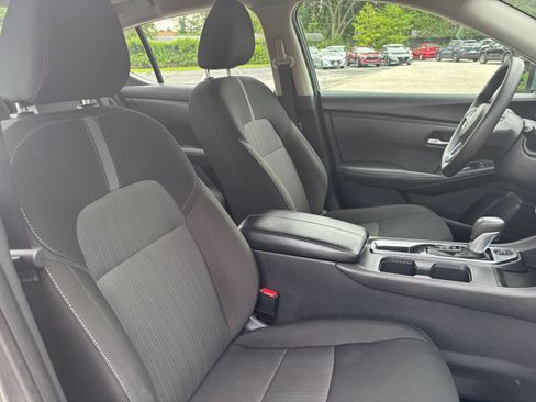 Used 2025 Nissan Sentra SV FWD image 33