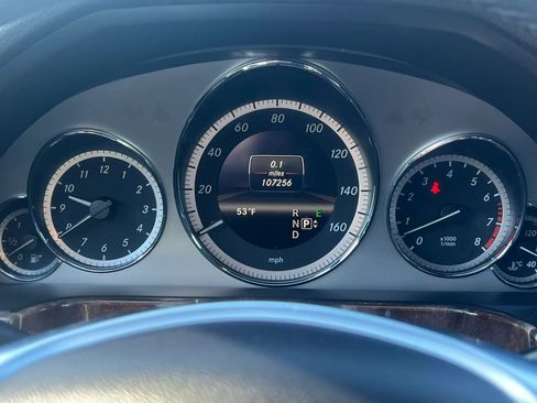Used 2013 Mercedes-Benz E 550 4MATIC Sedan image 21