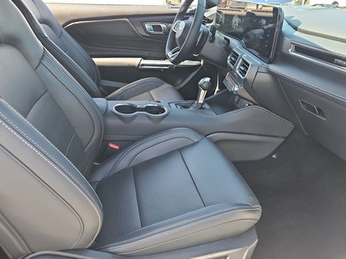 Used 2025 Ford Mustang GT Premium RWD image 25