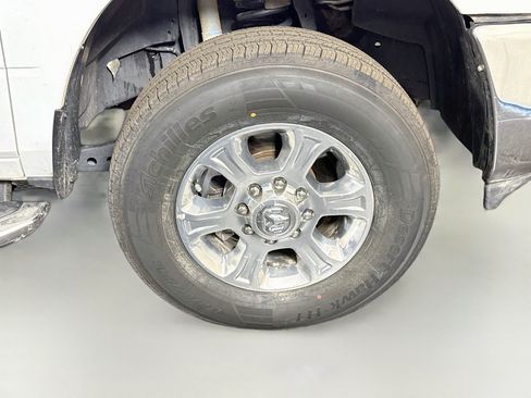 Used 2024 RAM 2500 Big Horn w/ Off Road Package AWD/4WD image 31