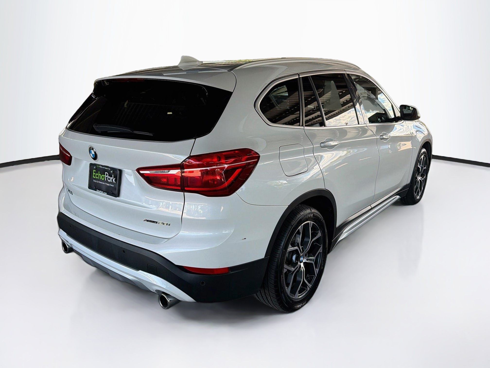 Used 2021 BMW X1 xDrive28i AWD/4WD image 9