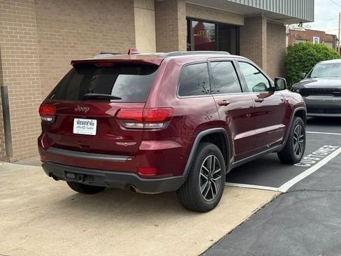 Used 2019 Jeep Grand Cherokee Trailhawk AWD/4WD image 3
