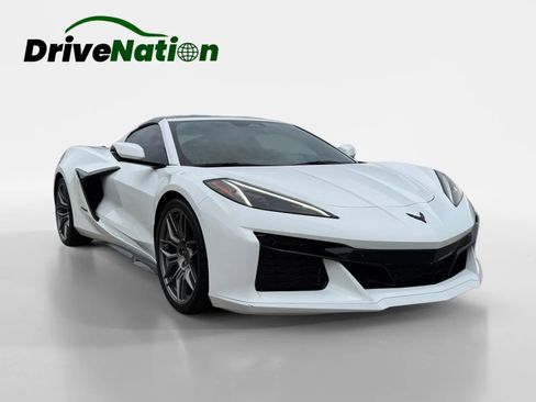Used 2024 Chevrolet Corvette Z06 image 3