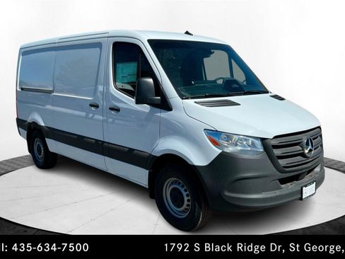 Used 2025 Mercedes-Benz Sprinter 2500 image 7