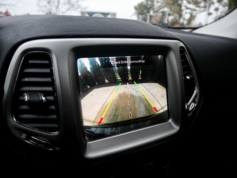 Used 2018 Jeep Compass Latitude w/ Popular Equipment Group image 25