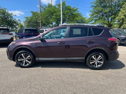 Used 2017 Toyota RAV4 XLE w/ All Weather Liner Package AWD/4WD image 4