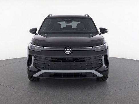 Used 2026 Volkswagen Tiguan SE AWD/4WD image 5