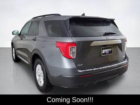Used 2023 Ford Explorer XLT image 5