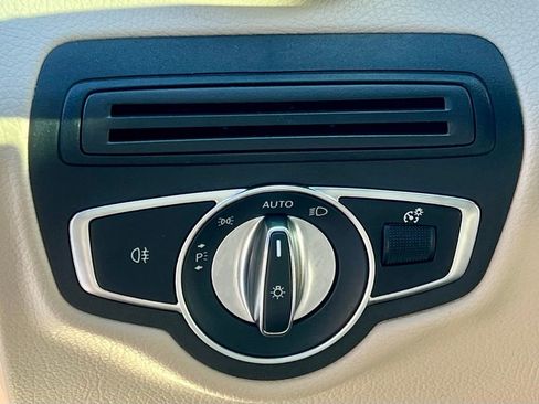 Certified 2022 Mercedes-Benz GLC 300 4MATIC image 27
