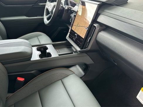 New 2026 GMC Acadia AT4 w/ Luxury Package image 19