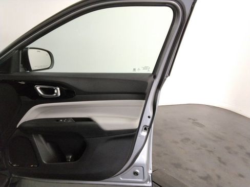 Used 2022 Jeep Compass Limited image 39