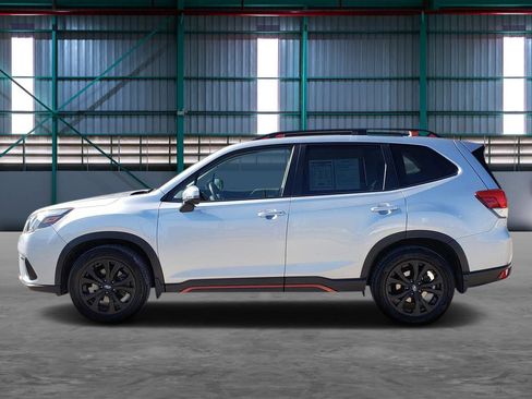 Used 2023 Subaru Forester Sport image 2