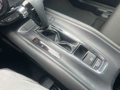 Used 2020 Honda HR-V LX image 20