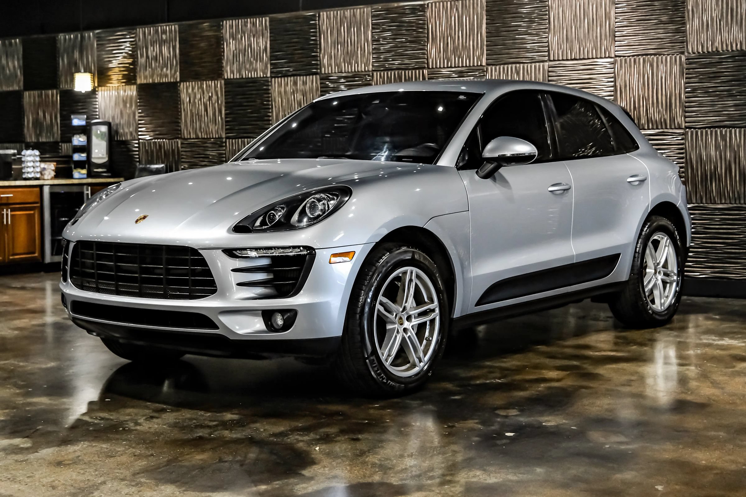 Used 2017 Porsche Macan S AWD/4WD image 6