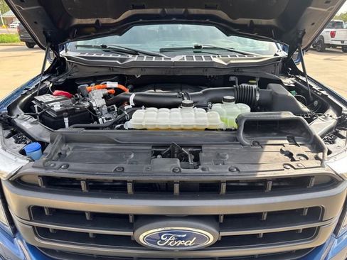 Used 2022 Ford F150 Lariat w/ Equipment Group 502A High AWD/4WD image 11
