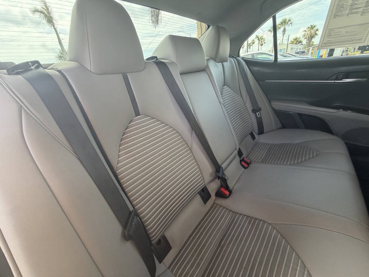 Used 2022 Toyota Camry SE FWD image 19