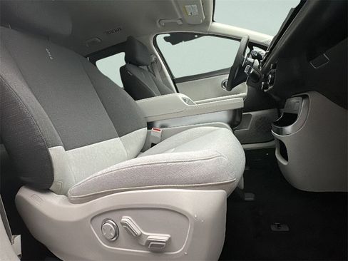 New 2026 Hyundai Ioniq 9 SE image 13