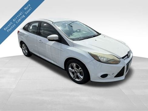 Used 2014 Ford Focus SE w/ SE Winter Package image 1